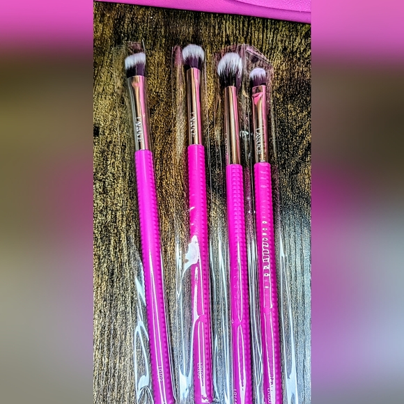 LARUCE BEAUTY Kayla 4-Piece Eye Makeup Brush Set - Picture 10 of 13